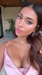 Tiana Shaw's Instagram, Twitter & Facebook