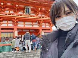 山本彩 日が経ってしまいましたが お正月の家族旅行の後は 高校からの親友と京都へ 人も多く 他の観光客の方の自撮りに写り込みまくってしまった 京都 伏見 山本 彩 山本 京都
