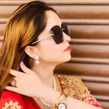 Anu Thapa (@beautyanu31) • Instagram photos and videos