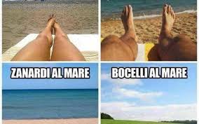 A pesar de que el video tiene casi un año, en estos días se viralizó la imagen del cantante no vidente andrea bocelli no interpretando intento de saludo del ex jugador de river y nápoli. Ecco Il Vero Zanardi Al Mare La Risposta Dello Sportivo Al Meme Offensivo E Da Vero Campione L Huffpost