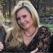 Lori Vinyard's Instagram, Twitter & Facebook