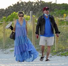 Share linda o'leary and make a photo of your sister linda o'leary that will be shared on instagram with all your friends! Linda O Leary Spotted At The Beach In Miami Gotceleb