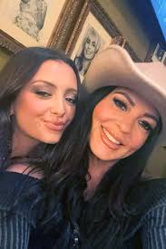 Sara Evans' 3 Kids: All About Avery, Olivia and Audrey