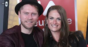 Der tanz beginnt nach 16 taktschlägen. Johannes Oerding Zu Besuch Bei 1a 1a Deutsche Hits