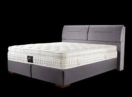 Boxspringbett Mit Kopfteil Stripe Und Continental Deluxe Matratze Mit Bildern Boxspringbett Bett Matratze