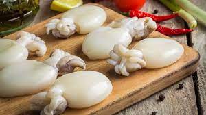 Scola le seppie e fai restringere l'acqua rifatta in. Seppie Totani E Calamari