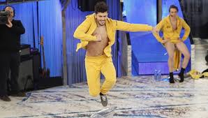 Le sue condizioni sarebbero preoccupanti. Amici 14 Michele Conquista Anche Kledi Ll Serale E Piu Vicino Per Il Ballerino Lanostratv