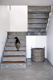 Zigzag A Concrete Split Level House With A Carefully Detailed Wooden Staircase Concrete Staircase House Stairs Interior Stairs