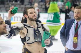 Hamáček chtěl v moskvě vyměnit vrbětice za milion sputniků píše janek kroupa toto: Tyler Seguin Tyler Seguin Hot Hockey Players Dallas Stars Hockey
