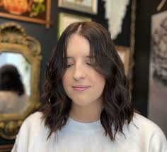 post-wedding chop for this cutie pie 🖤✂️ @haley.nickles . . .  #hairtransformation #kansascity #kcmo #kcmohair #kcmostylist #kchair  #kcstylist #instakc