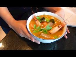Jom mencuba tomyum kung (udang) dengan resepi asal dari thailand, sedap secukup rasa selera dari asamnya ke pedasnya dan kelazatannya memang secukup lengkap. Tom Yum Goong Recipe à¸• à¸¡à¸¢à¸³à¸ à¸‡ Hot Thai Kitchen Youtube