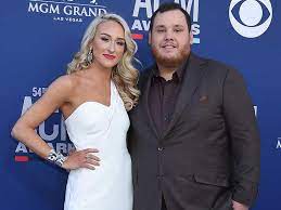 Luke comb is an out and out country singer whose debut album this one's for you peaked the number one chart on billboard's country airplay. Luke Combs Still Hoping To Get Married This Year There S Not Much We Can Do About It But Plan Ahead The Country Daily