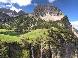 Every time i get amazed by the beauty of our nature⛰ lovely place, isn't it?💜 #dailyallgäu… Unterer Gaisalpsee Bergfex Hochtour Tour Bayern