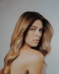 New Beauty Work for @_hc_beauty Holiday Campaign '24. Photographer:  @bullvisuals Models: @kathryntcarter @zelle_fisher Hair Stylists: @valvhair  @bellasblondes @hairdobytu @killians_hair_artistry @brandon_morell Makeup  Artist: @elizabeth_tolley_beauty ...