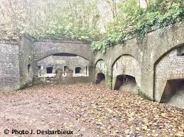 Le Fort De Mons En Baroeul Grande Guerre Lille Memoire Et Fortifications Fortifications Sites Et Lieux De Memoire Abandoned Fort Fortification