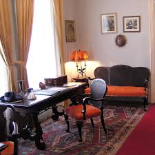 Cladirea muzeului este declarata monument istoric. Muzeul Mihail Sadoveanu IaÈi Muzeul NaÈional Al Literaturii Romane IaÈi