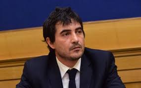 Chi E Nicola Fratoianni Il Primo Segretario Di Sinistra Italiana Urbanpost