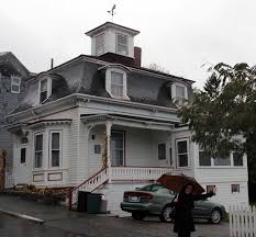 The opening scene of hocus pocus is set in 1693, and shows thackery binx noticing his sister emily is missing. Pretty Sure This Is The House From Hocus Pocus Get Ready Cara Hocus Pocus House Places To Go Best Cities