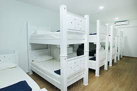 Dewan sekolah latihan kemudiannya diubahsuai menjadi jabatan pesakit luar, bilik kad, bilik daftar. Tenaga Nasional Berhad Bantu Pesakit Hospital Serdang