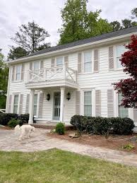 Here are some great exterior paint trends for the upcoming spring that might urge you to pick up the phone and call paint denver for an estimate. New Exterior Paint Update Life Lately Dixie Delights