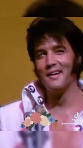 Here’s a funny moment with Elvis , an amazing sense of humor. He was  definitely going to get your attention., 🎼🎸❤️🙋‍♂️