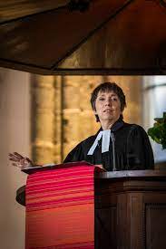 Margot käßmann is the author of in der mitte des lebens (3.54 avg rating, 24 ratings, 5 reviews, published 2010), schöne aussichten auf die besten jahre. Margot Kassmann Wikipedia