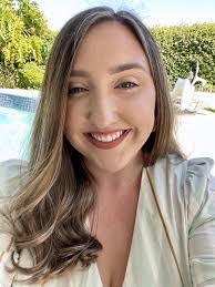 Ashley Reiss's Instagram, Twitter & Facebook