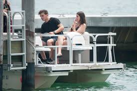 Dance music's freshest talent has headlined festivals around the globe, founded a label and mentored other artists and won the #1 spot in dj mag's top 100 three times. Martin Garrix Brasil On Twitter Martingarrix And Dualipa In Miami Today