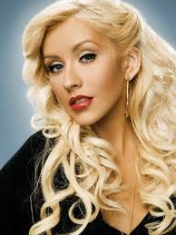 These pin up hairstyles are the perfect simple hairstyles for long hair and vintage glamour. Fashion And Style Christina Aguilera Burlesque Green Dress Scene