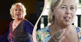 Suzanne Axell bryter ihop i TV-studion: Börjar gråta