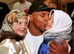 18,572 Train Phoenix Stock Photos, High-Res Pictures, and Images