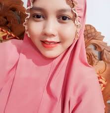 The Indonesian black chicken is the strangest, most expensive and rarest  chicken breed in the world, it's called ""Lamborghini chicken"" the price  of its eggs can reach $ 2500 and it's very