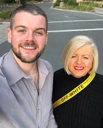 It's with great sadness that I share with you all that my gorgeous wee mum,  Diane Gray (Atkinson) has peacefully passed away. My mum has always been a  private person and she