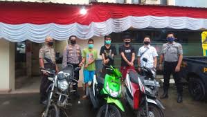 Check spelling or type a new query. Pelaku Curanmor Diringkus Satu Di Kalsel Dua Di Samarinda Korankaltim Com