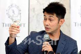 What is actor farid kamil doing at a police station again. Farid Kamil Tampar Polis Mahkamah Hukum 13 Bulan Penjara Sensasi Mstar