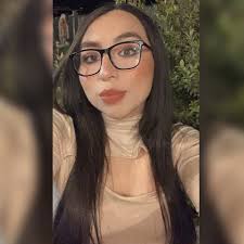 Más preciosa es que las piedras preciosas; y todo lo que puedes desear, no  se puede comparar a ella….🤍 Proverbios 3:15