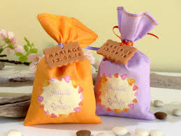 Le salon du mariage regroupe un grand choix d'exposants dans une large gamme de prestations et de produits. Mon Premier Salon Du Mariage A Reims Un Challenge Vraiment Positif La Fabrique De Meline Salon Du Mariage Mariage Gourmand Dragees