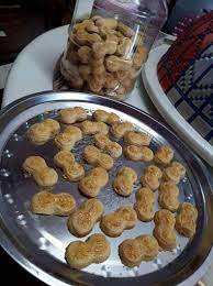 Gulingkan doh di atas nestum dan susun di atas dulang yang telah digris dengan. Resepi Biskut Buah Pinggang Ranggup