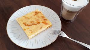 Währenddessen lassen wir die mandarinen aus der so geht der kuchen nochmals für 15 minuten in den backofen, damit die mandarinen weich werden können. Mandarinen Schmand Kuchen Vom Blech Rezept Und Tipps Utopia De