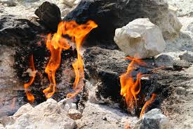 Bis zu ihrem fall 1989 starben mindestens 136 menschen beim fluchtversuch an der berliner mauer. Yanartas Chimaira Die Seit 2 700 Jahren Brennenden Steine In Cirali