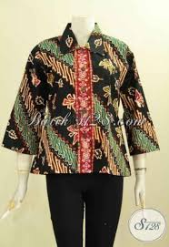 Model baju kombinasi cowok 18. 27 Model Baju Batik Atasan Wanita Modern Terbaru 2020