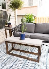 Concrete Outdoor Side Table Made From Pavers Free Build Plans Diy Outdoor Furniture Diy Patio Furniture Outdoor Coffee Tables