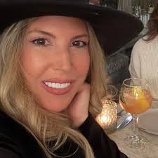 Guest asks if food (meat, water ...) is included in the Airbnb. Its a guest  who never booked an Airbnb before (but we wanted to give it a try...). We  explained him