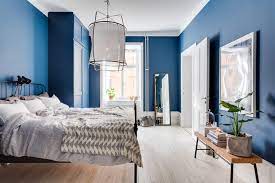 Arredare casa in bianco e blu è possibile anche in città! Una Parete Blu In Camera Da Letto