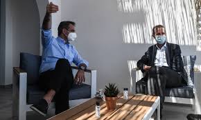 Η ομιλία του για την αντικατάσταση του οχημάτων από ηλεκτρικά και την πράσινη μετάβαση. Ti Aytokinhto Odhgei O Prw8ypoyrgos Sthn Astypalaia Video Newsauto Gr
