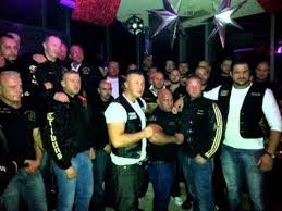 Jahrelang hat mich das thema streetgangs nicht die bohne interessiert. United Tribuns Balkan 2013 Youtube