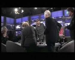 Peter r de vries, attempted natalee holloway solve, joran van der sloot tells the real story what happened on the beach. Joran Van Der Sloot Gooit Wijn In Gezicht Peter R De Vries Youtube