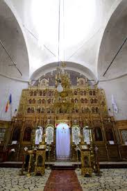 Potrivit tradiției, de sfântul pantelimon, cerbul iese din apă și această începe să se răcească, frunza teiului se întoarce pe dos, semn că vara se duce. Parohia Sf Pantelimon Protopopiatul Sectorului Ii Capitala