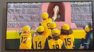 Soon EVERYONE will be doing the T-Rex celebration! 😂🦖 Catch TWELVE here:  amzn.to/3F9Gedb