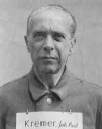 This is completely insane! Krakow travel guide tips and tricks Sharon  Coggins 13 godz. Just for info Collected by taxi at 2.30am. Arrived at  Auschwitz at 3.30am. Been in queue to just